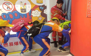 校园烟雾逃生体验