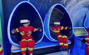 校园VR蛋椅体验