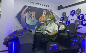 六人VR太空船体验
